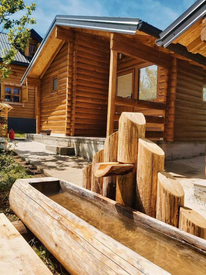 Holiday Bungalows With Pool Plav Exteriör bild